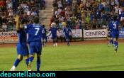 Los jugadores corren a celebrar el 1-0 con Vald�s