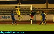 Ruiz Caba en acrobacia para no encajar un gol