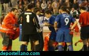 Andrs tuvo que ser atendido tras el gol por un encontronazo