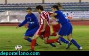 Candela y Aitor presionan a un rival