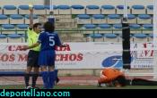 Tarjeta amarilla a Richard tras cometer el penalty