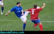 Carlos Sanz controla un baln