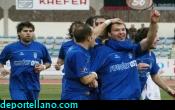 Tan s�lo dos minutos tard� Aitor Go�i en abrir el marcador