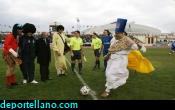 z- El mascar�n, Benjam�n, hizo el saque de honor