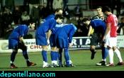 Carlos Sanz lo intent a baln parado pero sin suerte