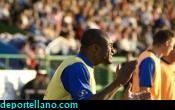 Durante el calentamiento, Suffo anima a los compaeros