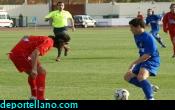 Andr�s Ramos intenta desbordar dentro del �rea
