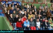 No hab�a buenas caras entre los aficionados azules