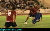Aitor Go�i intenta cortar el esf�rico