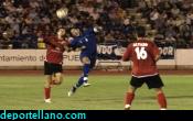 Juli pele� en el centro del campo