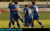 Abrazados tras el empate