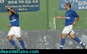 Gallo celebra el gol con su habitual cresta