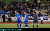 Encinas y Valds se disponen a botar una falta
