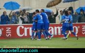 Los jugadores y la aficin celebran el 1-1