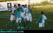 El Antequera celebra el tercer y definitivo gol